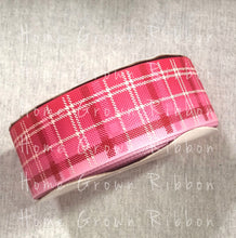 Load image into Gallery viewer, Valentine&#39;s Day Tartan Pink Ombre